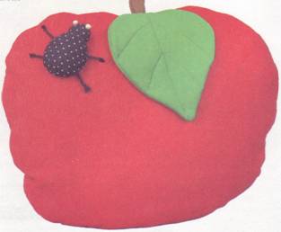 игрушки-подушки яблоко с жучком